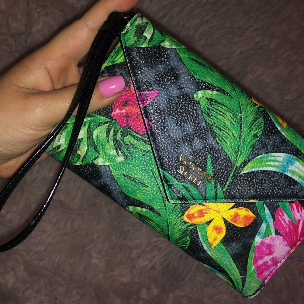 Victoria’s Secret Tropical Clutch